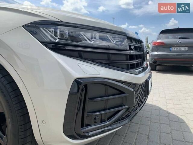 Бежевый Фольксваген Туарег, объемом двигателя 2.97 л и пробегом 27 тыс. км за 77000 $, фото 18 на Automoto.ua