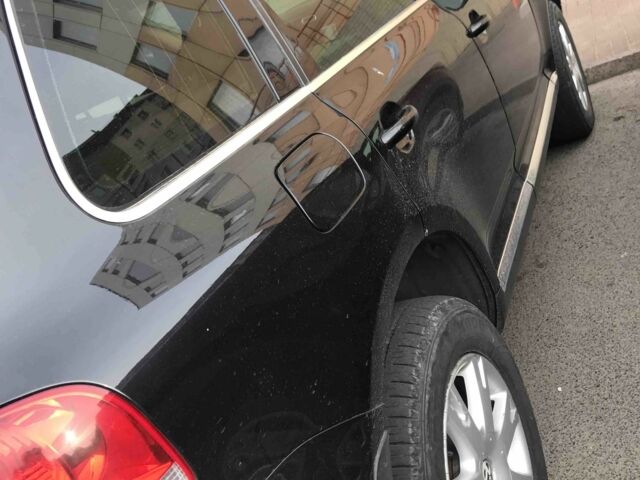 Чорний Фольксваген Туарег, об'ємом двигуна 2.5 л та пробігом 300 тис. км за 10500 $, фото 4 на Automoto.ua