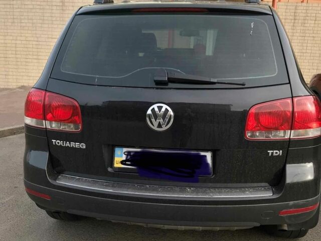 Чорний Фольксваген Туарег, об'ємом двигуна 2.5 л та пробігом 300 тис. км за 10500 $, фото 2 на Automoto.ua