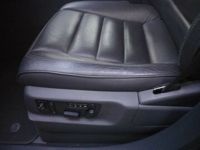 Черный Фольксваген Туарег, объемом двигателя 3.2 л и пробегом 204 тыс. км за 8100 $, фото 6 на Automoto.ua