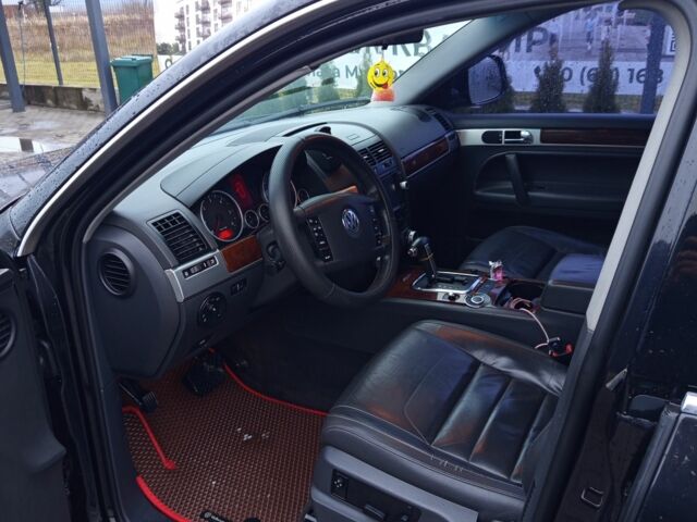 Черный Фольксваген Туарег, объемом двигателя 3 л и пробегом 237 тыс. км за 14300 $, фото 12 на Automoto.ua