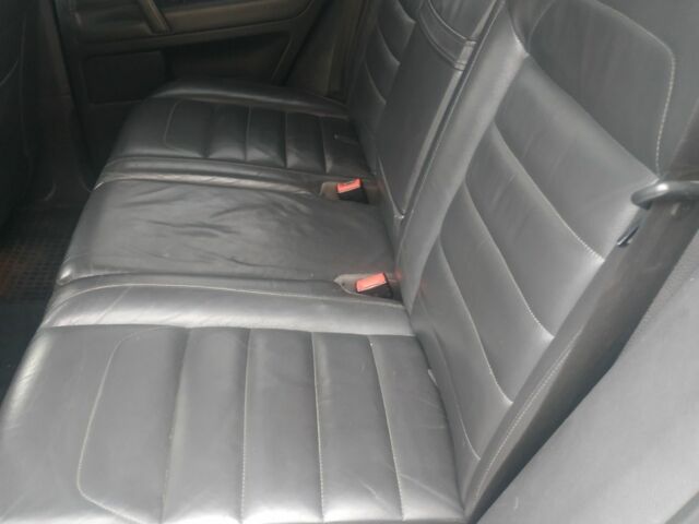 Черный Фольксваген Туарег, объемом двигателя 3 л и пробегом 262 тыс. км за 11200 $, фото 4 на Automoto.ua