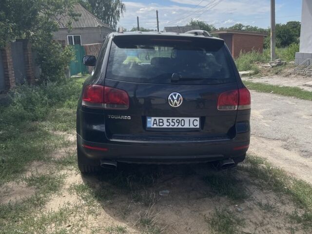 Черный Фольксваген Туарег, объемом двигателя 2.5 л и пробегом 338 тыс. км за 8500 $, фото 2 на Automoto.ua