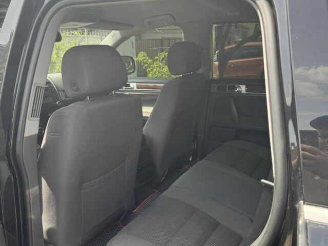 Черный Фольксваген Туарег, объемом двигателя 2.5 л и пробегом 280 тыс. км за 5000 $, фото 5 на Automoto.ua