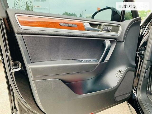 Черный Фольксваген Туарег, объемом двигателя 3 л и пробегом 264 тыс. км за 18500 $, фото 11 на Automoto.ua