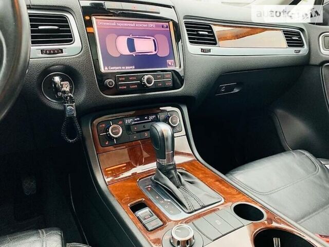 Черный Фольксваген Туарег, объемом двигателя 3 л и пробегом 264 тыс. км за 18500 $, фото 9 на Automoto.ua