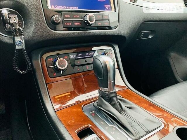 Черный Фольксваген Туарег, объемом двигателя 3 л и пробегом 264 тыс. км за 18500 $, фото 17 на Automoto.ua