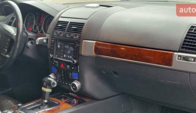 Черный Фольксваген Туарег, объемом двигателя 3.2 л и пробегом 237 тыс. км за 7500 $, фото 11 на Automoto.ua