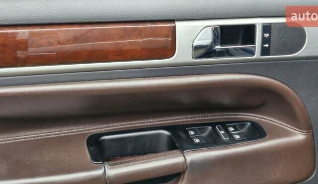 Черный Фольксваген Туарег, объемом двигателя 3.2 л и пробегом 237 тыс. км за 7500 $, фото 21 на Automoto.ua