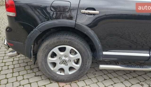 Черный Фольксваген Туарег, объемом двигателя 3.2 л и пробегом 237 тыс. км за 7500 $, фото 12 на Automoto.ua