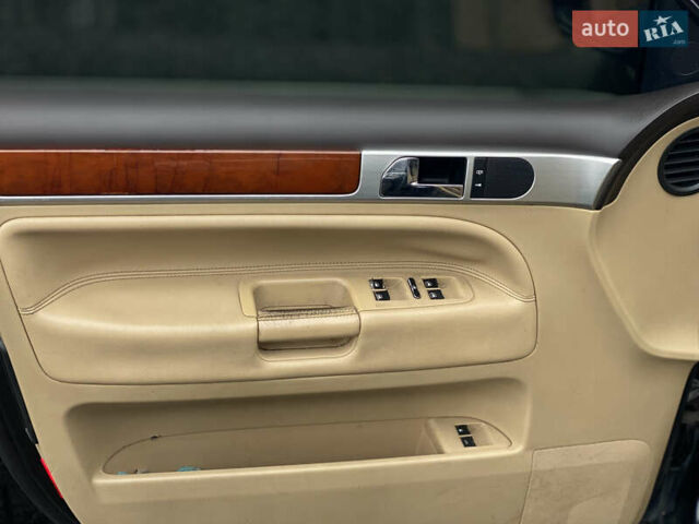 Черный Фольксваген Туарег, объемом двигателя 2.5 л и пробегом 373 тыс. км за 6950 $, фото 53 на Automoto.ua