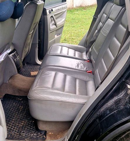 Черный Фольксваген Туарег, объемом двигателя 3.2 л и пробегом 204 тыс. км за 7400 $, фото 5 на Automoto.ua