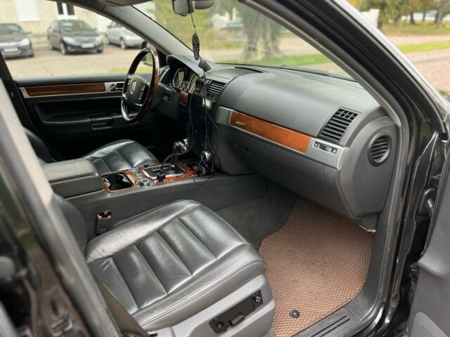 Чорний Фольксваген Туарег, об'ємом двигуна 3.2 л та пробігом 280 тис. км за 5000 $, фото 6 на Automoto.ua