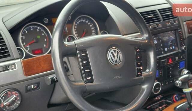 Черный Фольксваген Туарег, объемом двигателя 3.2 л и пробегом 237 тыс. км за 7500 $, фото 30 на Automoto.ua
