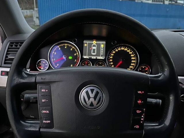 Чорний Фольксваген Туарег, об'ємом двигуна 4.2 л та пробігом 343 тис. км за 5500 $, фото 10 на Automoto.ua