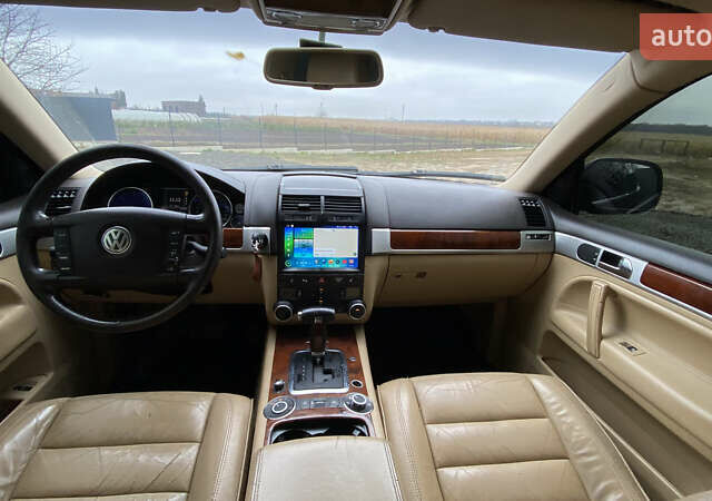 Черный Фольксваген Туарег, объемом двигателя 2.5 л и пробегом 373 тыс. км за 6950 $, фото 62 на Automoto.ua