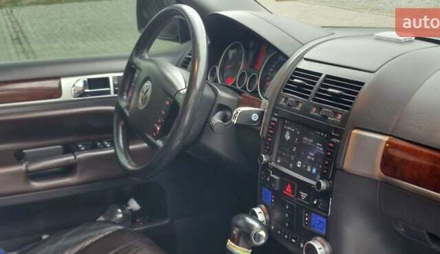 Черный Фольксваген Туарег, объемом двигателя 3.2 л и пробегом 237 тыс. км за 7500 $, фото 20 на Automoto.ua