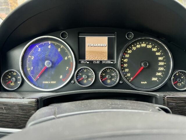 Черный Фольксваген Туарег, объемом двигателя 3.2 л и пробегом 340 тыс. км за 7000 $, фото 14 на Automoto.ua