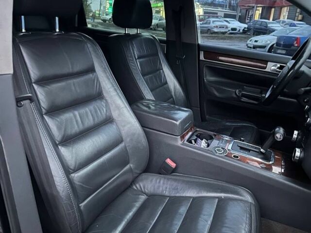 Чорний Фольксваген Туарег, об'ємом двигуна 4.2 л та пробігом 343 тис. км за 5500 $, фото 6 на Automoto.ua