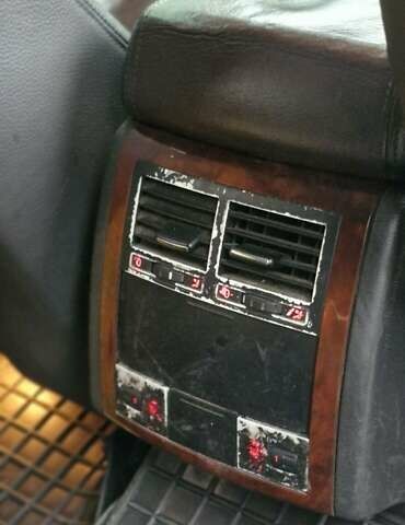 Черный Фольксваген Туарег, объемом двигателя 3.2 л и пробегом 237 тыс. км за 7500 $, фото 17 на Automoto.ua