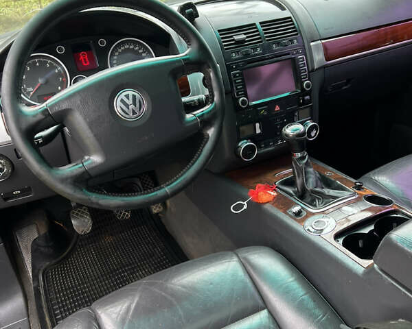 Чорний Фольксваген Туарег, об'ємом двигуна 3.19 л та пробігом 260 тис. км за 5300 $, фото 21 на Automoto.ua