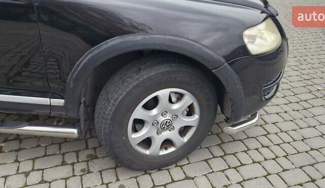 Черный Фольксваген Туарег, объемом двигателя 3.2 л и пробегом 237 тыс. км за 7500 $, фото 13 на Automoto.ua