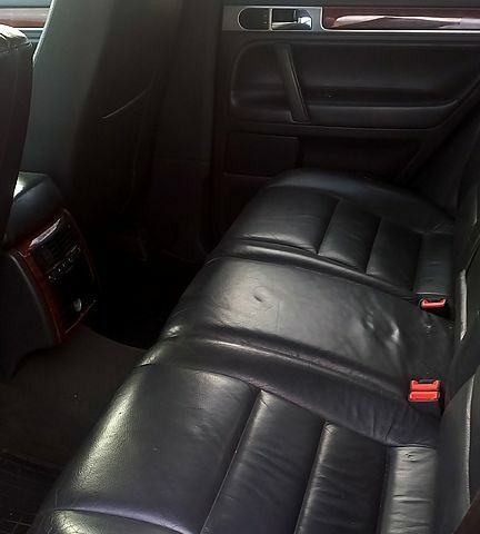 Черный Фольксваген Туарег, объемом двигателя 2.5 л и пробегом 310 тыс. км за 7500 $, фото 4 на Automoto.ua