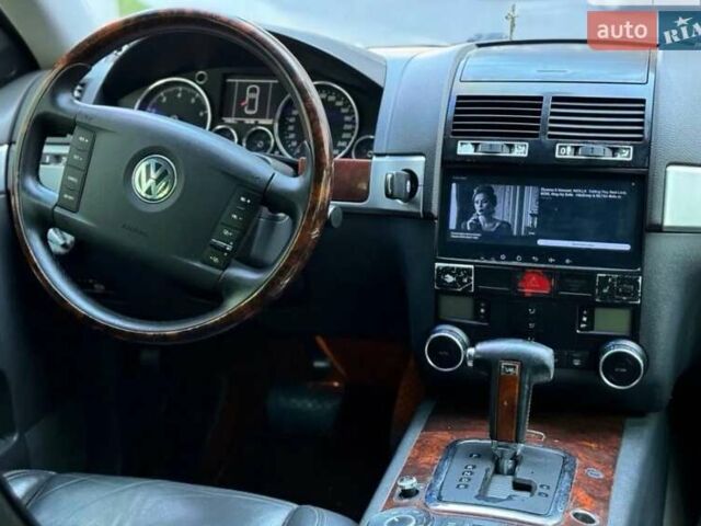Чорний Фольксваген Туарег, об'ємом двигуна 3.2 л та пробігом 300 тис. км за 7600 $, фото 5 на Automoto.ua