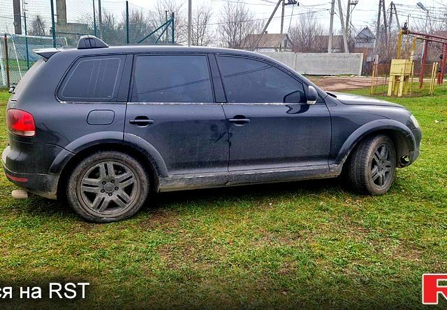 Черный Фольксваген Туарег, объемом двигателя 3.2 л и пробегом 204 тыс. км за 7400 $, фото 3 на Automoto.ua