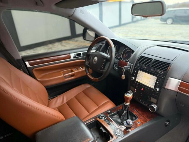 Черный Фольксваген Туарег, объемом двигателя 2.5 л и пробегом 260 тыс. км за 8000 $, фото 6 на Automoto.ua