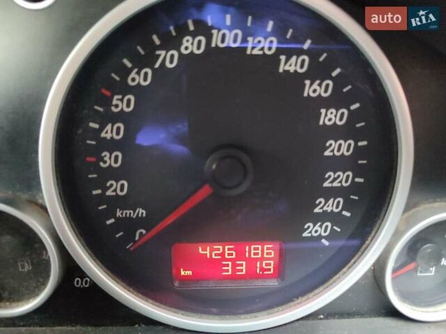 Черный Фольксваген Туарег, объемом двигателя 2.5 л и пробегом 426 тыс. км за 7400 $, фото 2 на Automoto.ua
