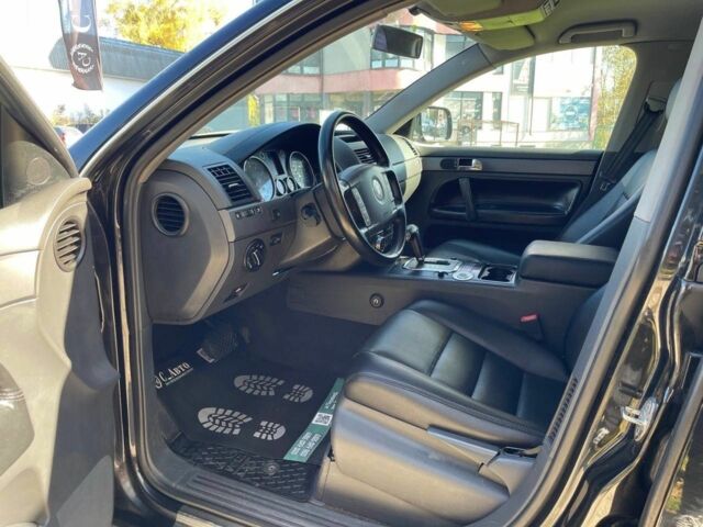 Черный Фольксваген Туарег, объемом двигателя 3.2 л и пробегом 380 тыс. км за 6700 $, фото 8 на Automoto.ua