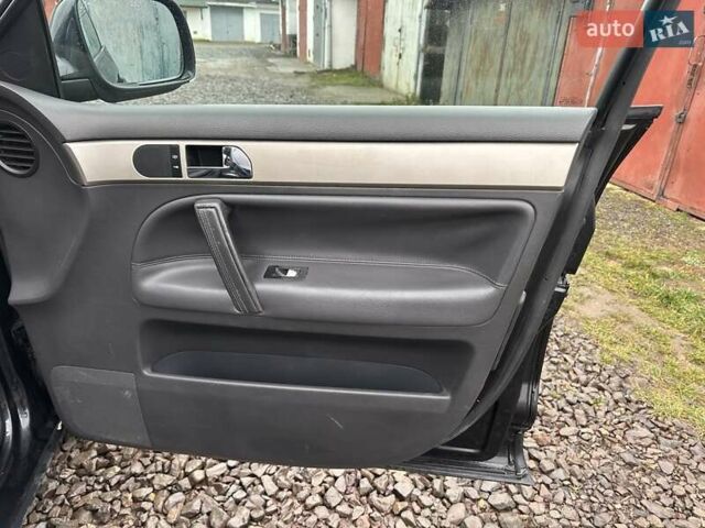 Черный Фольксваген Туарег, объемом двигателя 2.46 л и пробегом 225 тыс. км за 6450 $, фото 31 на Automoto.ua