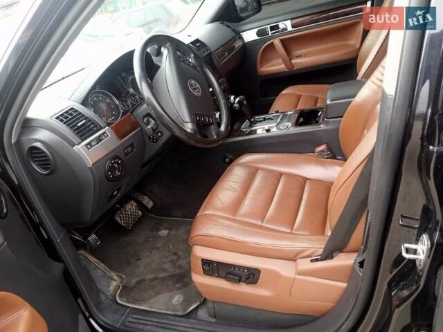 Черный Фольксваген Туарег, объемом двигателя 3.19 л и пробегом 236 тыс. км за 10000 $, фото 6 на Automoto.ua