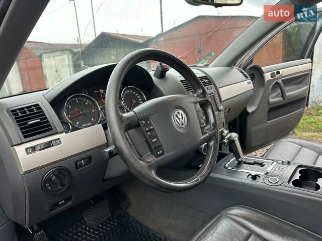Черный Фольксваген Туарег, объемом двигателя 2.46 л и пробегом 225 тыс. км за 6450 $, фото 22 на Automoto.ua