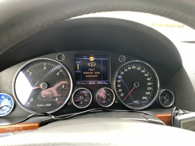 Черный Фольксваген Туарег, объемом двигателя 2.5 л и пробегом 399 тыс. км за 2400 $, фото 6 на Automoto.ua