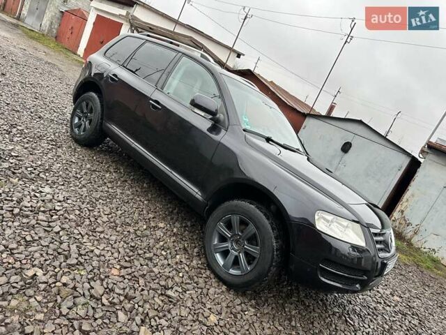 Черный Фольксваген Туарег, объемом двигателя 2.46 л и пробегом 225 тыс. км за 6450 $, фото 15 на Automoto.ua