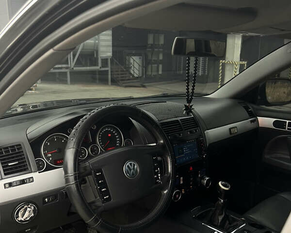 Черный Фольксваген Туарег, объемом двигателя 2.5 л и пробегом 427 тыс. км за 7700 $, фото 15 на Automoto.ua