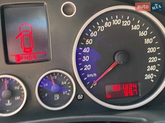 Черный Фольксваген Туарег, объемом двигателя 3.2 л и пробегом 380 тыс. км за 8000 $, фото 18 на Automoto.ua