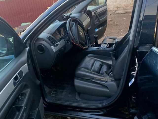 Чорний Фольксваген Туарег, об'ємом двигуна 2 л та пробігом 380 тис. км за 5460 $, фото 3 на Automoto.ua