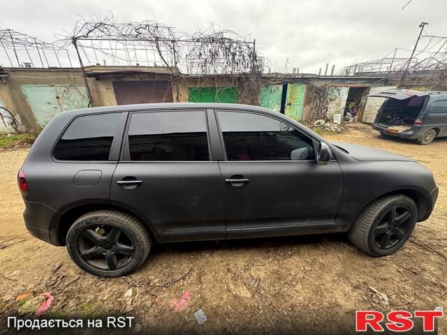 Чорний Фольксваген Туарег, об'ємом двигуна 4.9 л та пробігом 169 тис. км за 6000 $, фото 5 на Automoto.ua