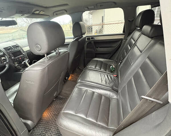 Черный Фольксваген Туарег, объемом двигателя 2.51 л и пробегом 321 тыс. км за 5999 $, фото 11 на Automoto.ua