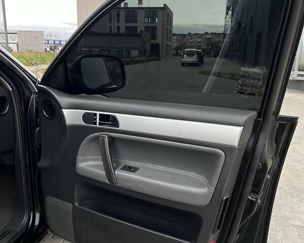 Черный Фольксваген Туарег, объемом двигателя 2.5 л и пробегом 420 тыс. км за 7999 $, фото 21 на Automoto.ua