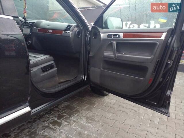 Чорний Фольксваген Туарег, об'ємом двигуна 2.5 л та пробігом 400 тис. км за 8600 $, фото 22 на Automoto.ua