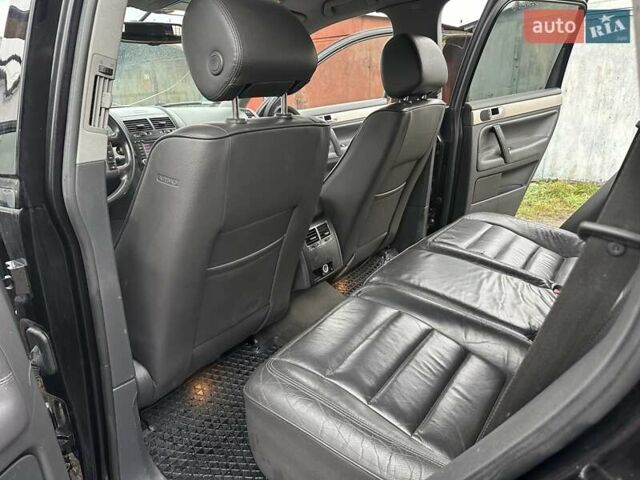 Черный Фольксваген Туарег, объемом двигателя 2.46 л и пробегом 225 тыс. км за 6450 $, фото 26 на Automoto.ua