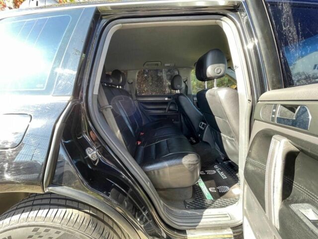 Черный Фольксваген Туарег, объемом двигателя 3.2 л и пробегом 380 тыс. км за 6700 $, фото 20 на Automoto.ua