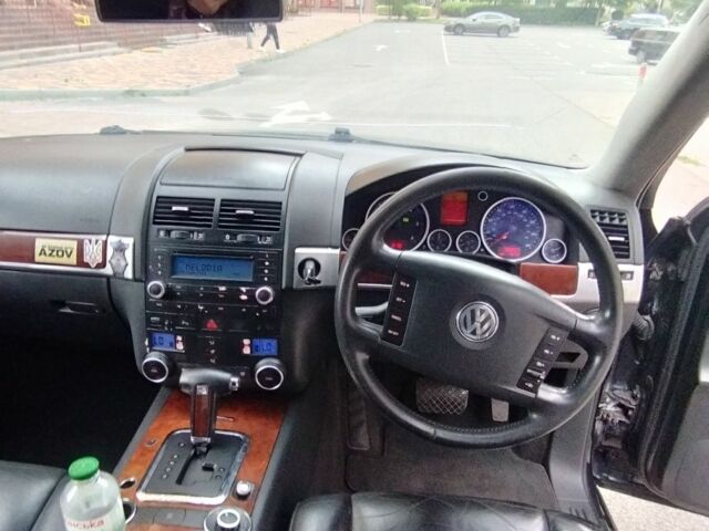 Черный Фольксваген Туарег, объемом двигателя 2.5 л и пробегом 168 тыс. км за 3900 $, фото 6 на Automoto.ua