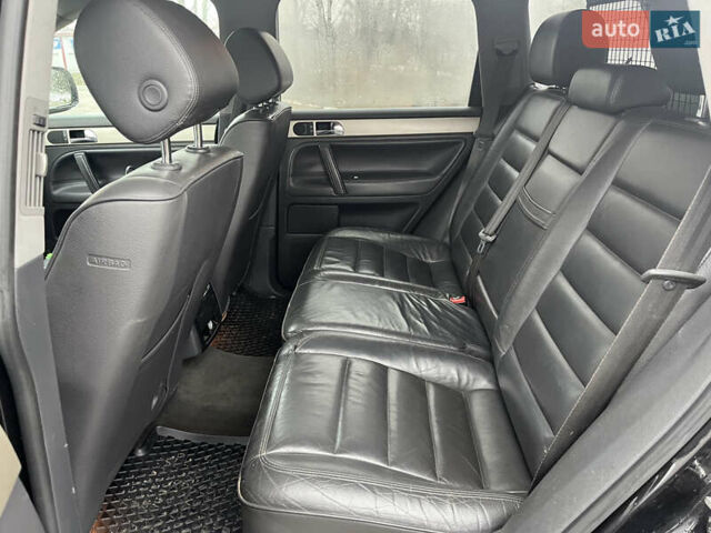 Черный Фольксваген Туарег, объемом двигателя 2.46 л и пробегом 221 тыс. км за 6700 $, фото 10 на Automoto.ua