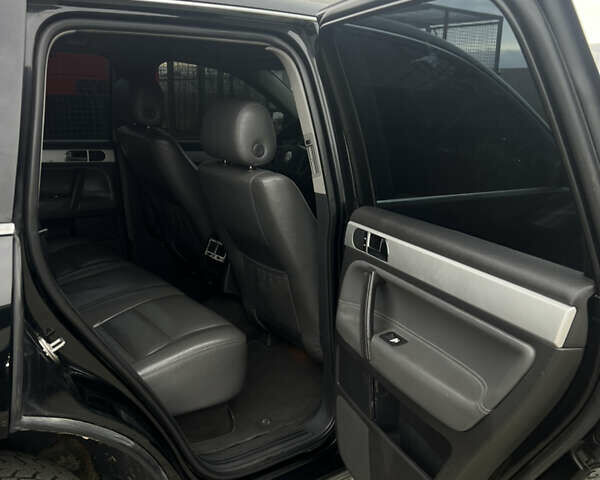 Черный Фольксваген Туарег, объемом двигателя 2.46 л и пробегом 426 тыс. км за 7400 $, фото 27 на Automoto.ua