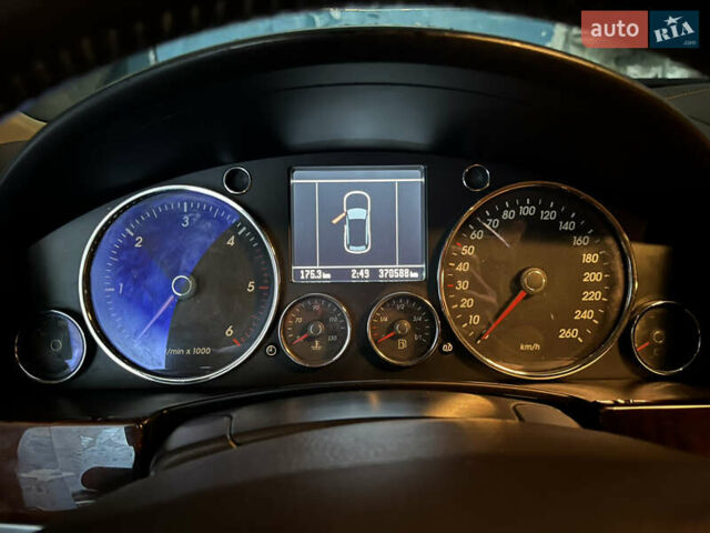 Черный Фольксваген Туарег, объемом двигателя 2.5 л и пробегом 371 тыс. км за 5700 $, фото 3 на Automoto.ua